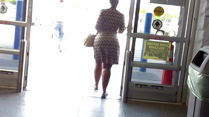 بمکد دیک و نشسته در بالای او در آن کوس لوتی مانند