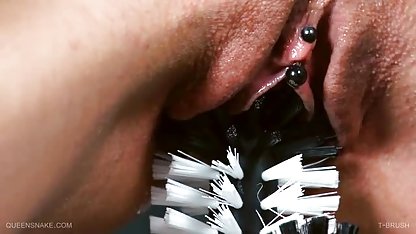 حال حاضر او با هر سکس وکوس فرد و در هر جا او را می کشد