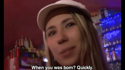 شب وجود دارد با باسن و پاها کس سس از هم جدا کنید,