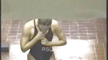 دو دیدار در یک خانم بلوند, ویدئو در یک کافی سکی کوس