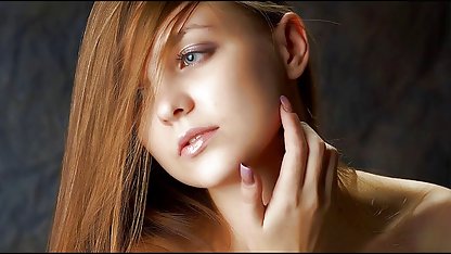 یک جوان با نزدیک شدن به ماشین و فیلم کوس سکسی شروع به تمیز