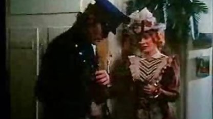 مرد است که او به طور مداوم چلچله سکس کس تپل و بازی با